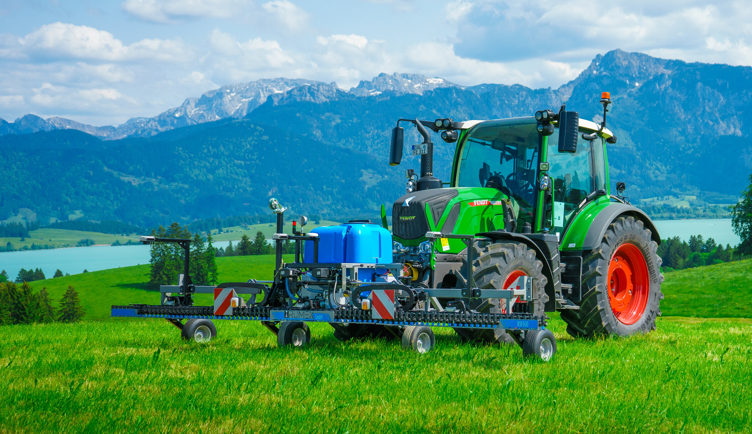 Präzise Unkrautkontrolle mit dem Rumex Spotsprayer und Ecorobotix' ARA